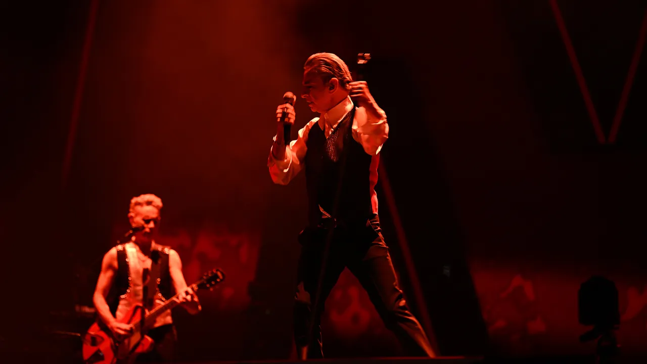 Depeche Mode: M