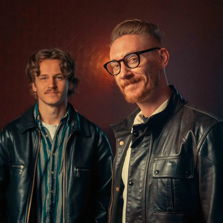 Adam Douglas – Verdens minste største band