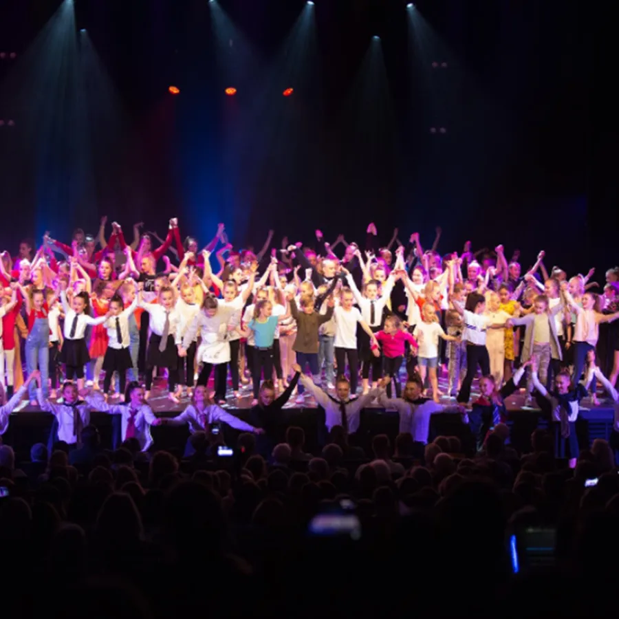 Danseklubben MoveOn: Moves of the 21st century