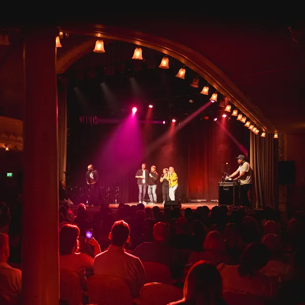 Høstscenas Spektakulære Improshow med Det Andre Teatret