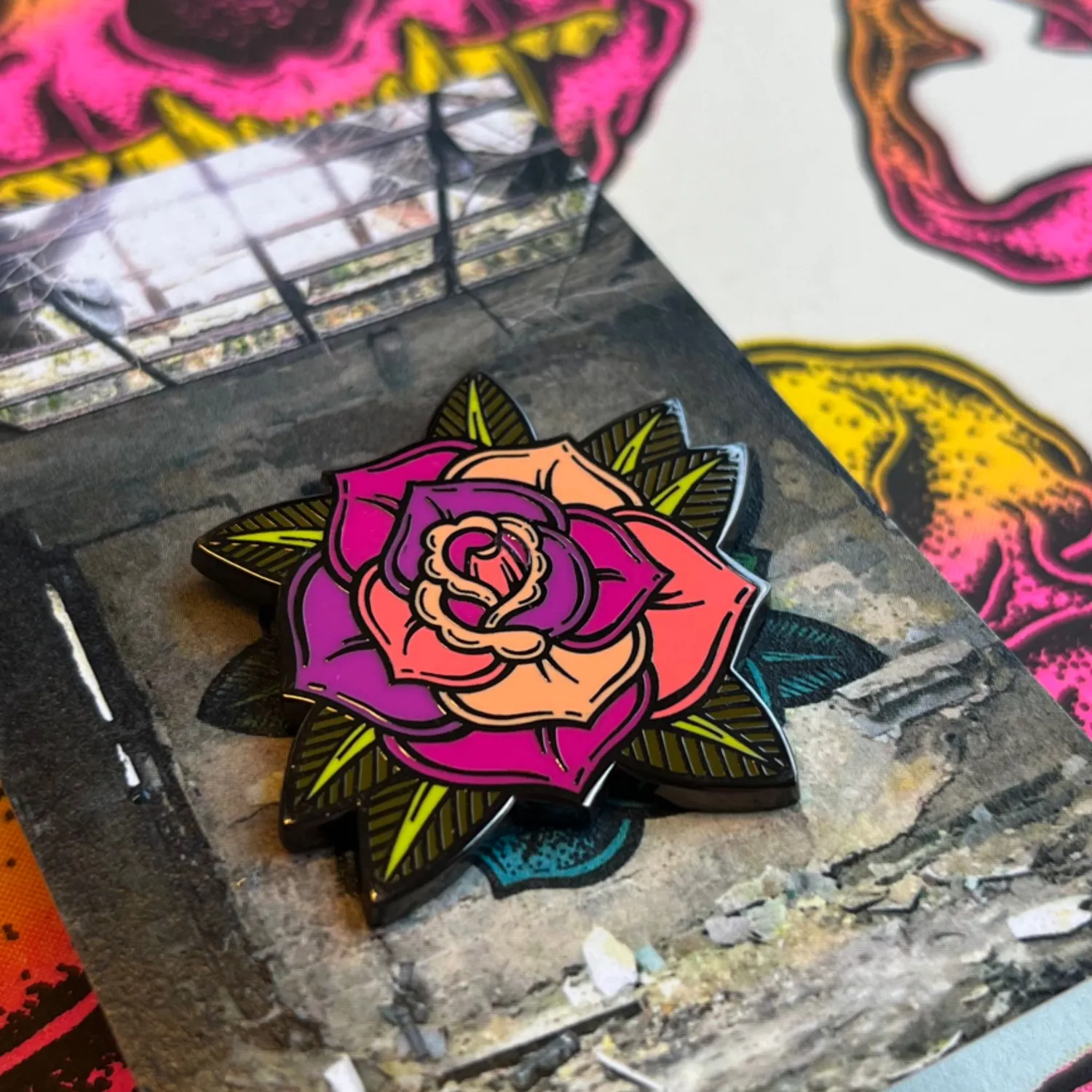 Rose pin Enamel - Black