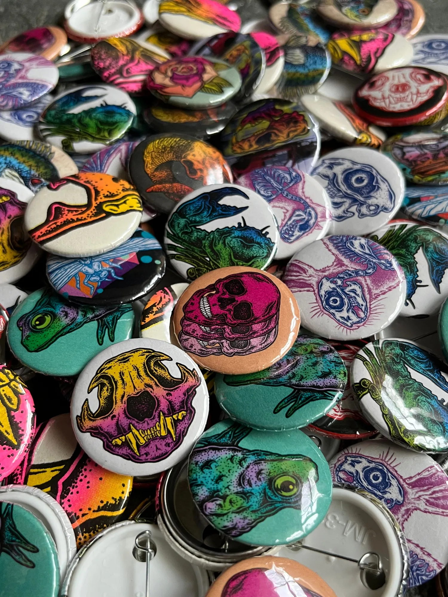 Set of 7 buttons