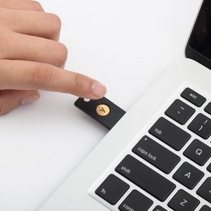 Security Key Yubico YubiKey 5 NFC, USB-A, zwart