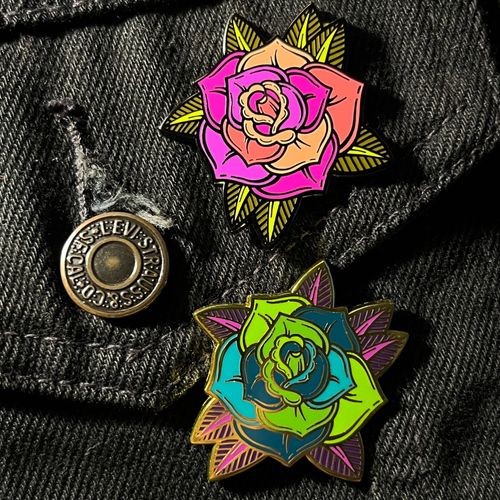 Rose pin Enamel - Black