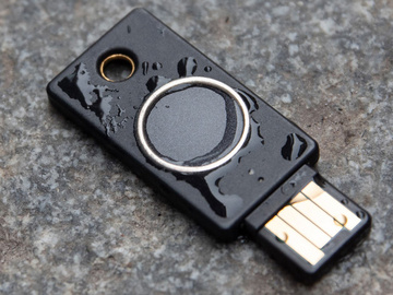 Security key Yubico YubiKey Bio, FIDO Edition, USB-A