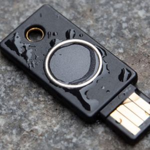 Security key Yubico YubiKey Bio, FIDO Edition, USB-A