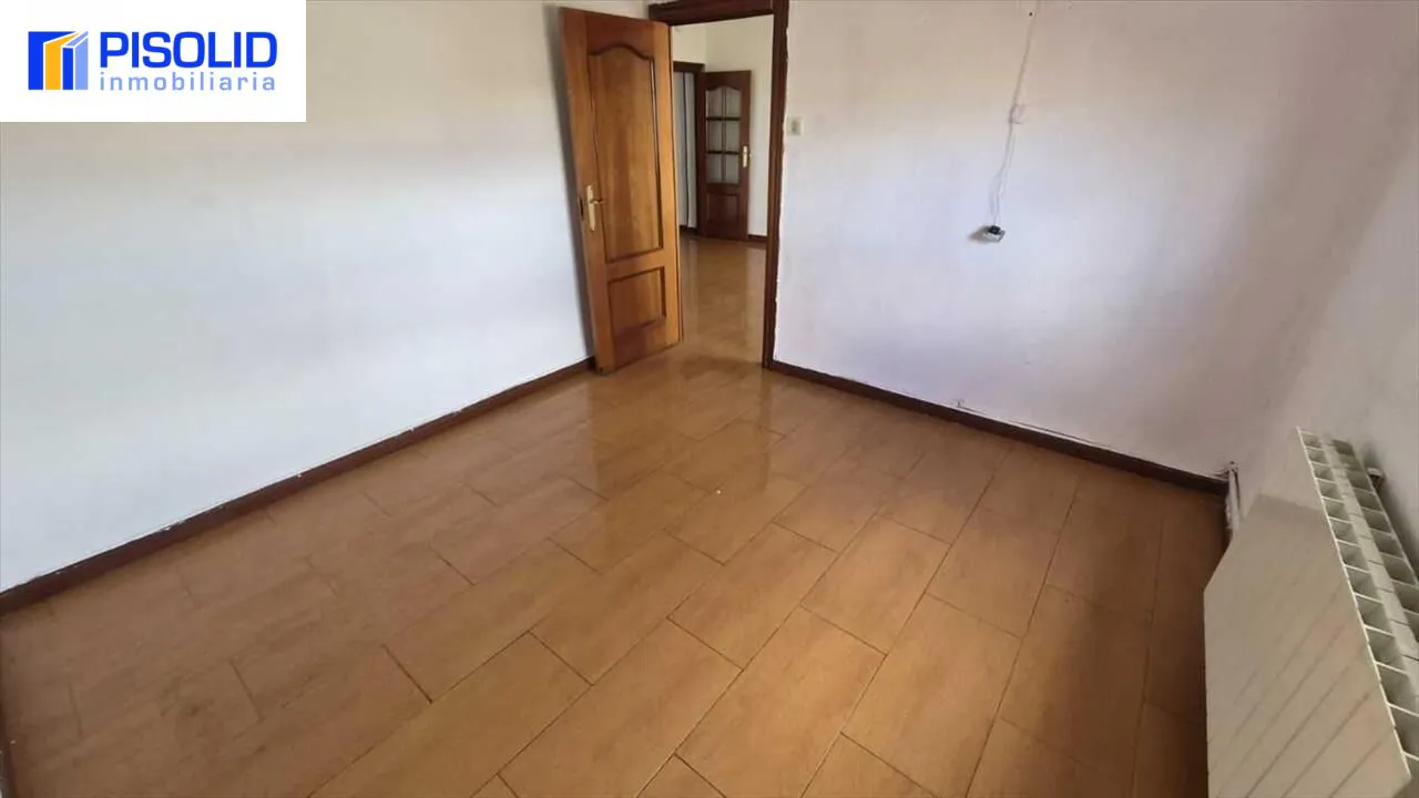 ¡Oportunidad! Piso de Tres Dormitorios en Medina del Campo - Inmobiliaria en Valladolid - Miniatura 5