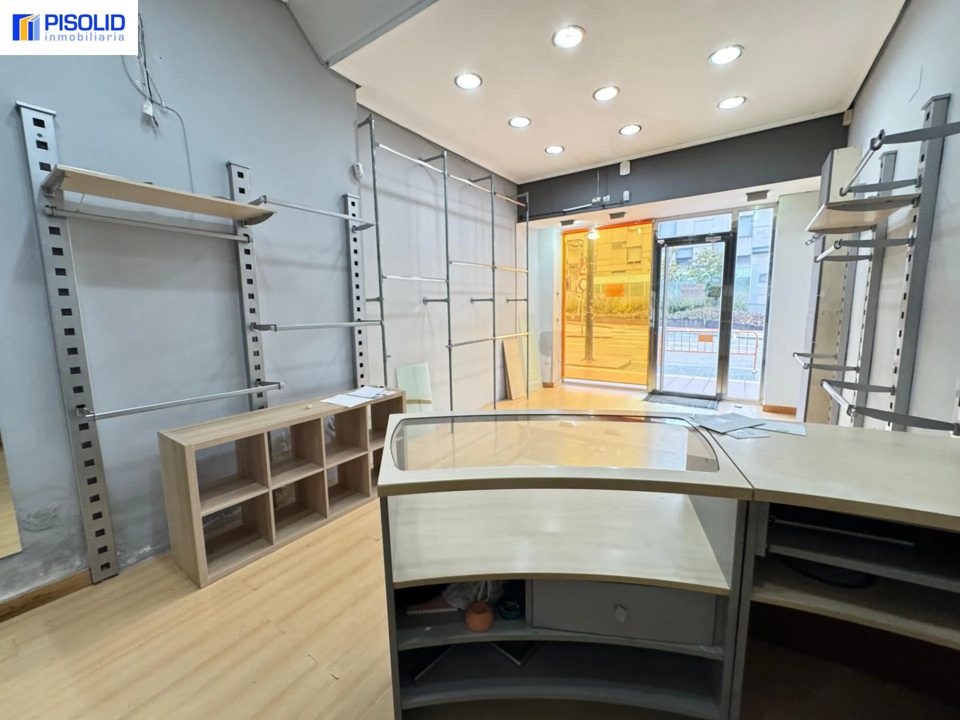 LOCAL EN ALQUILER EN REAL DE BURGOS - Inmobiliaria en Valladolid - Miniatura 3