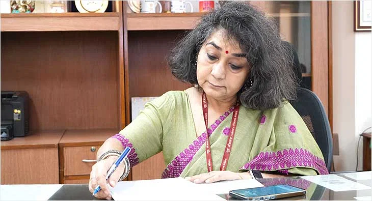 Maushumi Chakravarty takes charge as Director General of Akashvani News