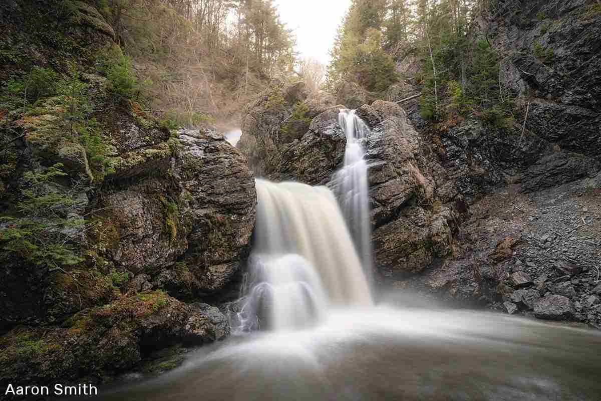 Cutie Hollow Falls – Photo by Aaron Smith