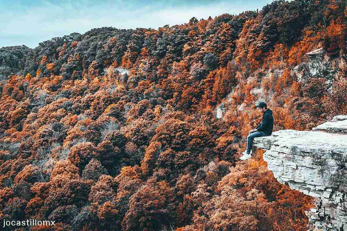 Dundas Peak – Photo by Jorge Castillo