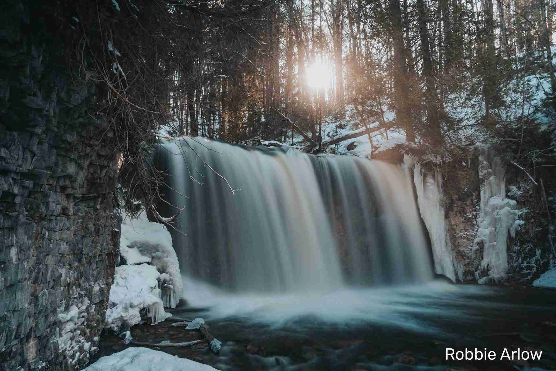 Hoggs Falls by Robbie Arlow