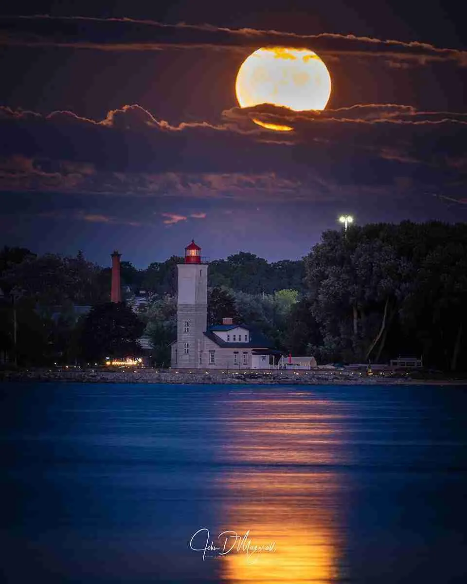 Centennial Park by John Mazerall
