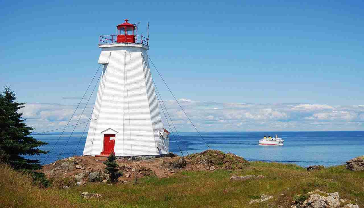 Swallowtail Lighthouse-Photo by Kate Wellington