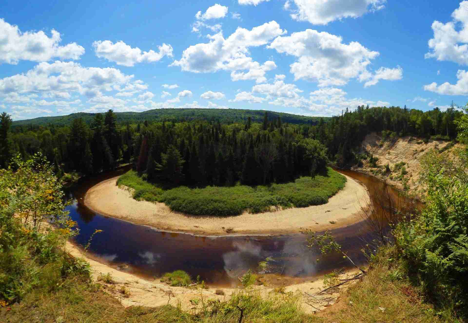 Big Bend Lookout – Arrowhead Provincial Park-Photo by Sean X Liu