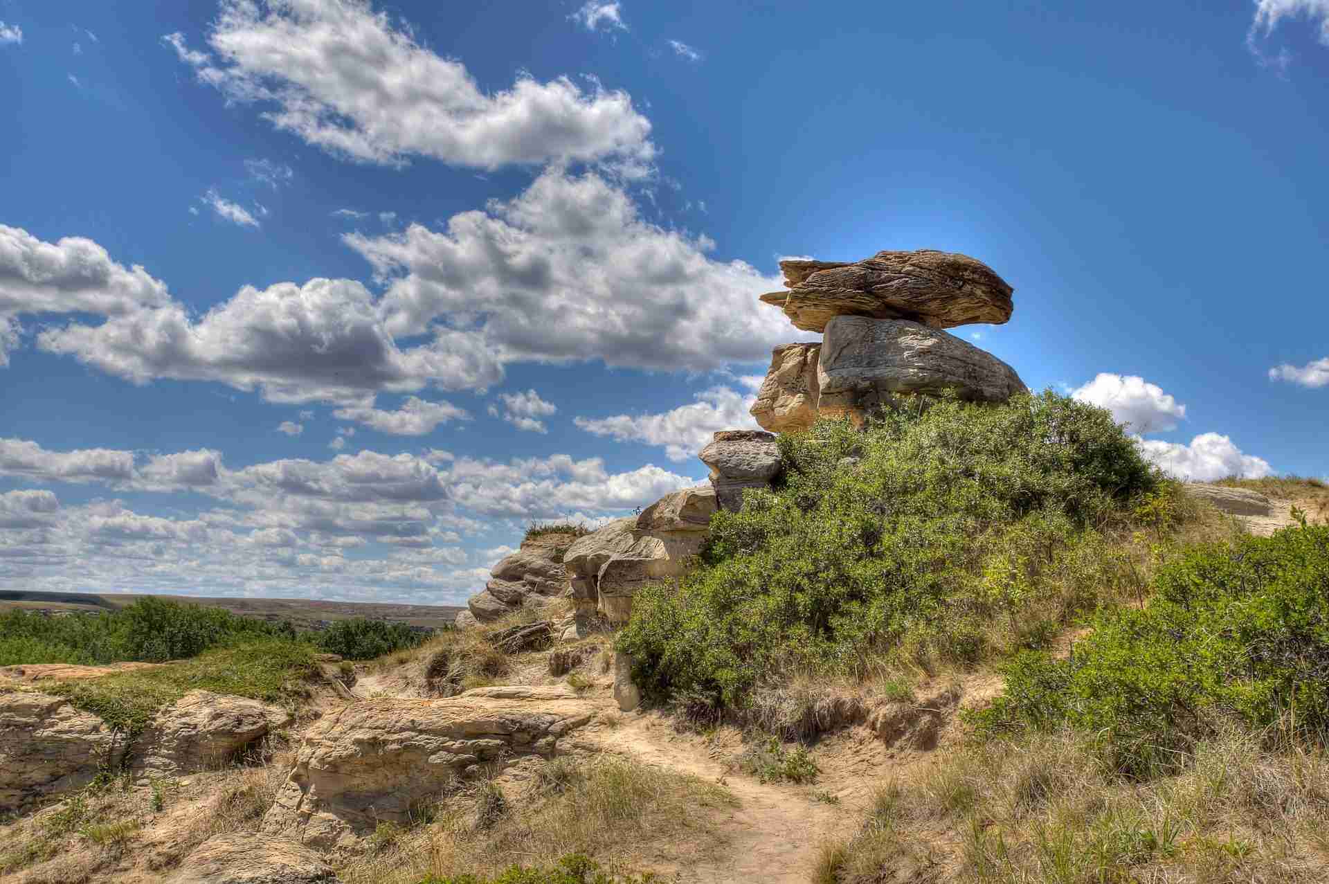 Writing-on-Stone Provincial Park by Bobbijogrunewald