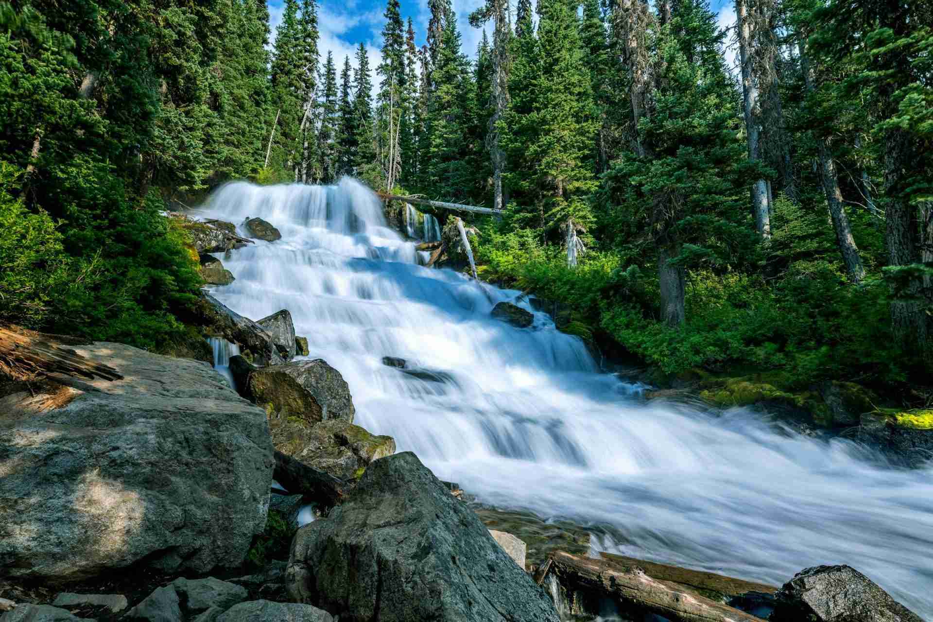 Holloway Falls by Philipp