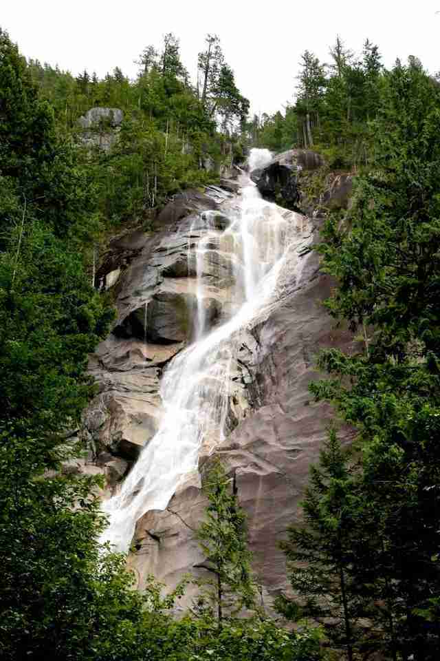 Shannon Falls by Ran Dio
