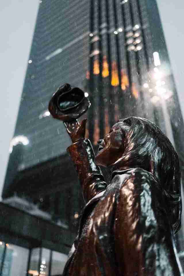 Mary Tyler Moore (Mary Richards) Statue by weston m