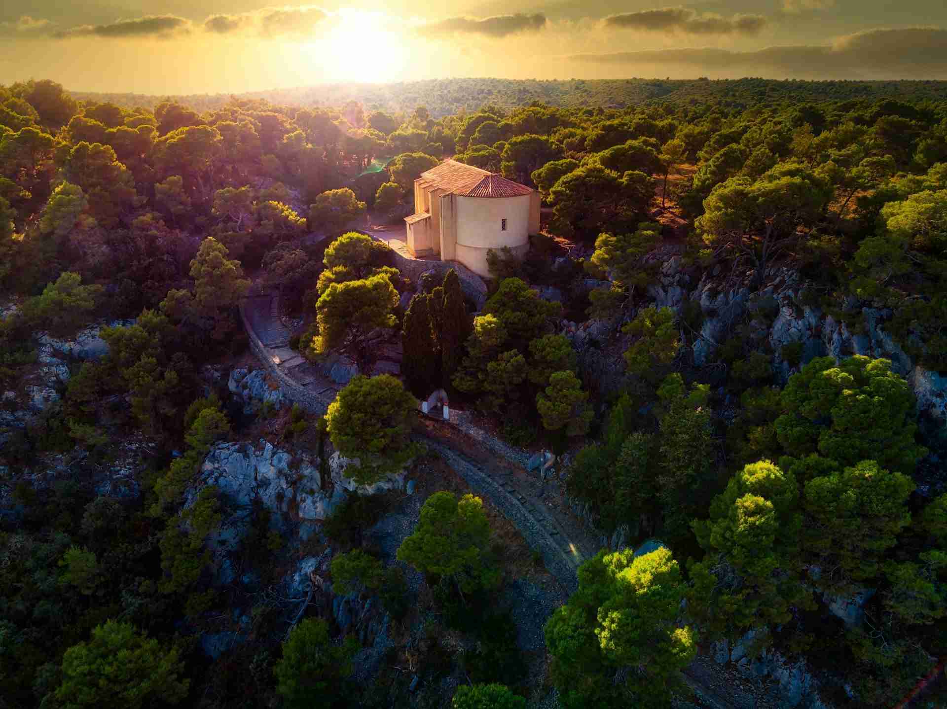 Chapelle Notre-Dame-des-Auzils by J. I.