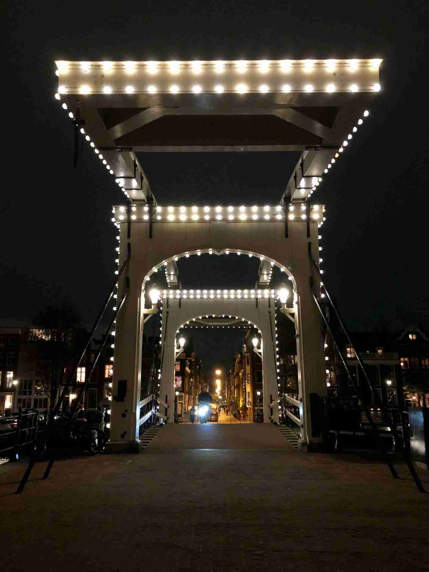 Magere Brug by Linus Nilsson
