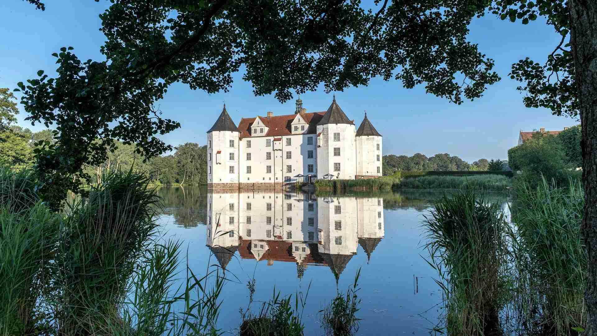 Schloss Glücksburg by Wolfgang Weiser
