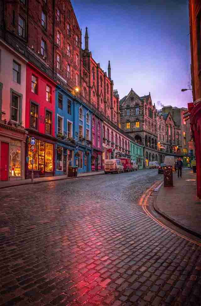 Victoria Street by Jim Divine