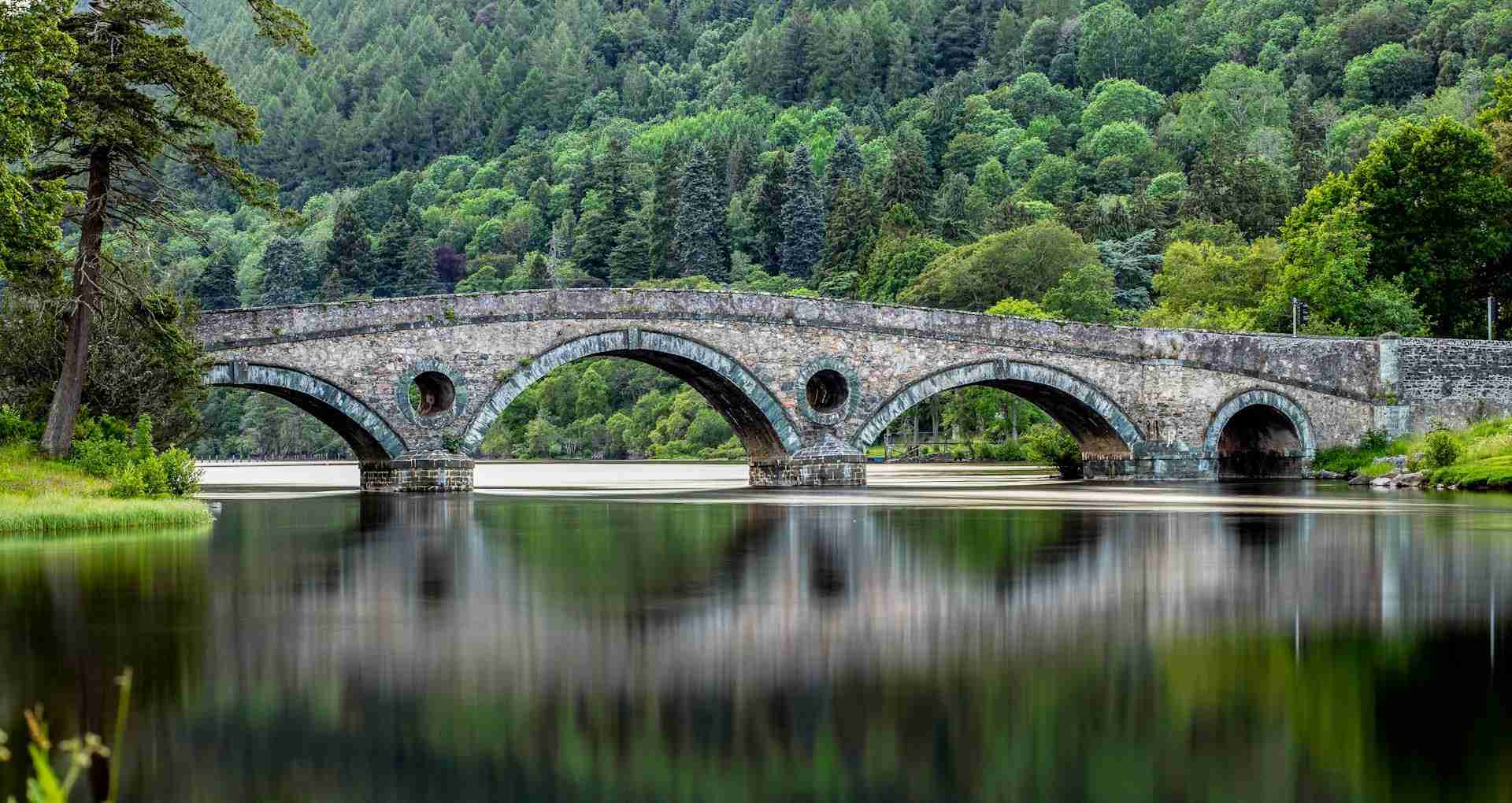 Kenmore Bridge by Neil and Zulma Scott