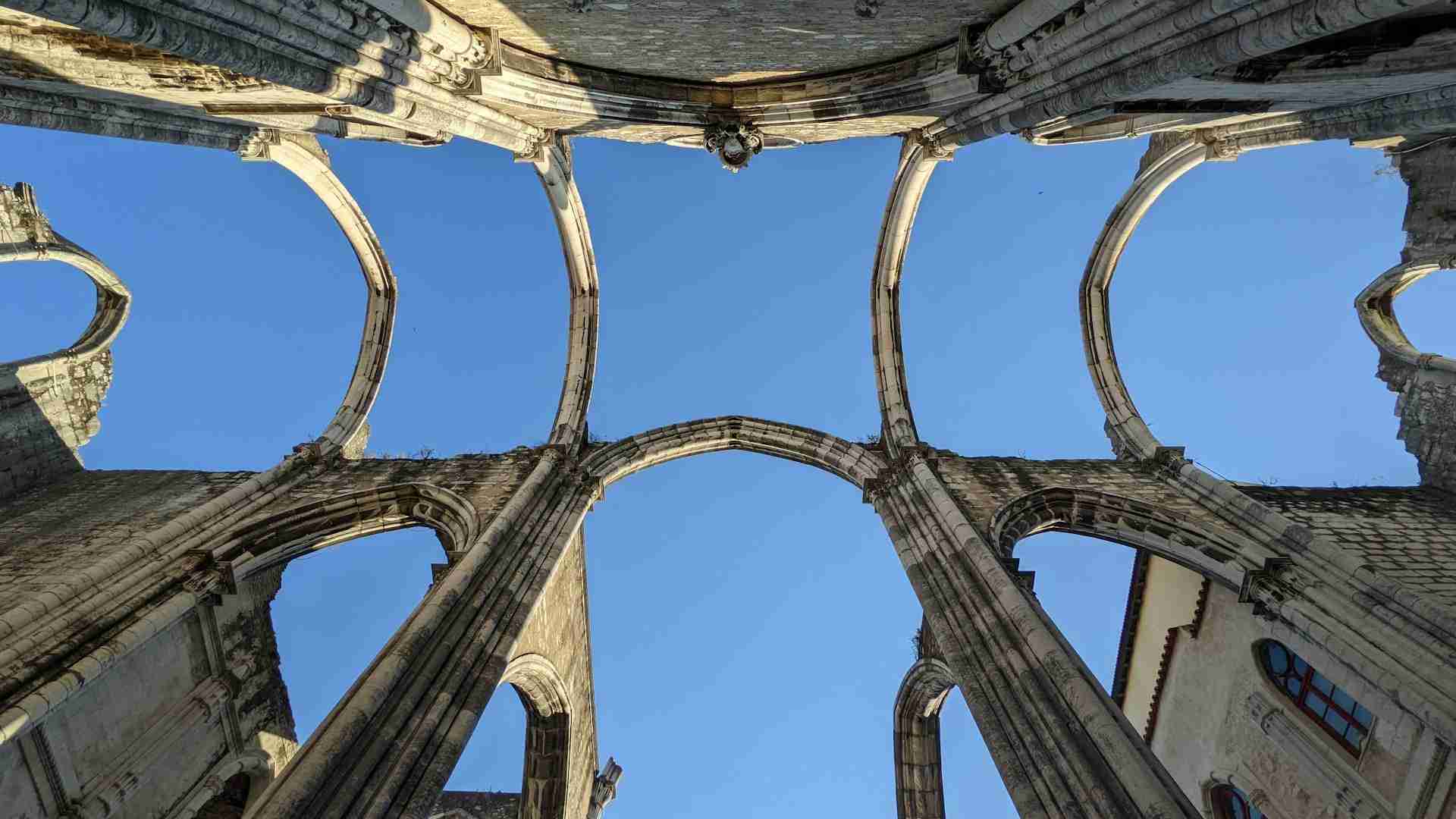 Museu Arqueológico do Carmo by Daniel John