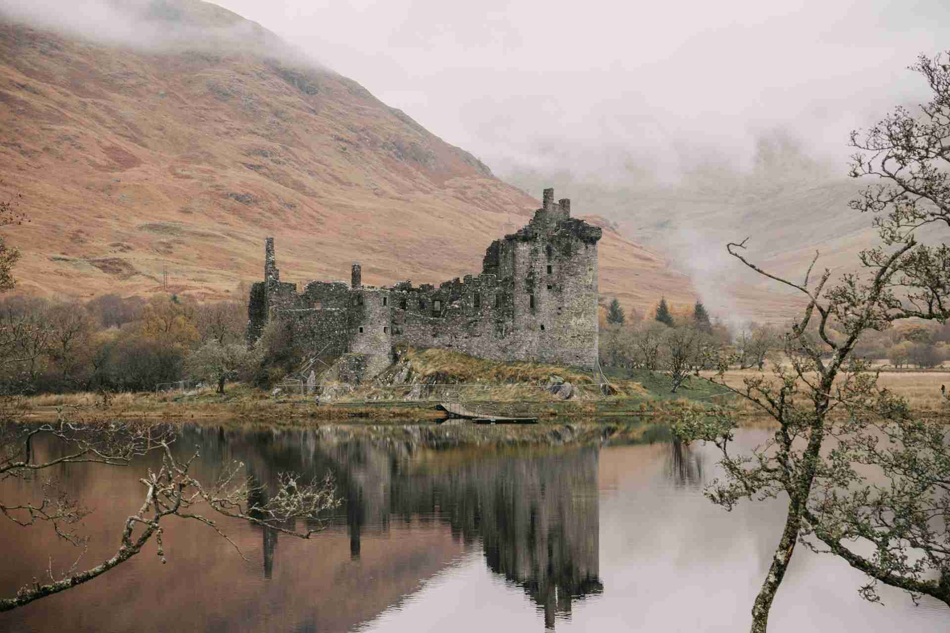 Kilchurn Castle by Filiz Elaerts