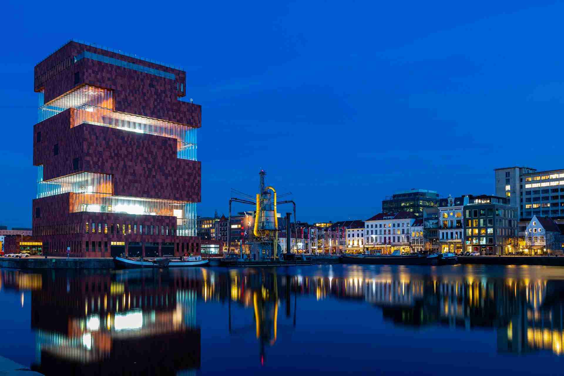 MAS – Museum aan de Stroom by Filip Cop