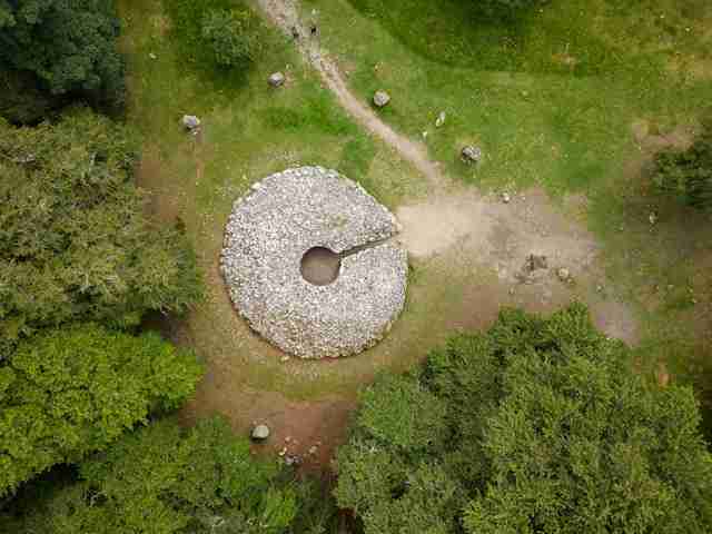 Clava Cairns by Johnny Briggs