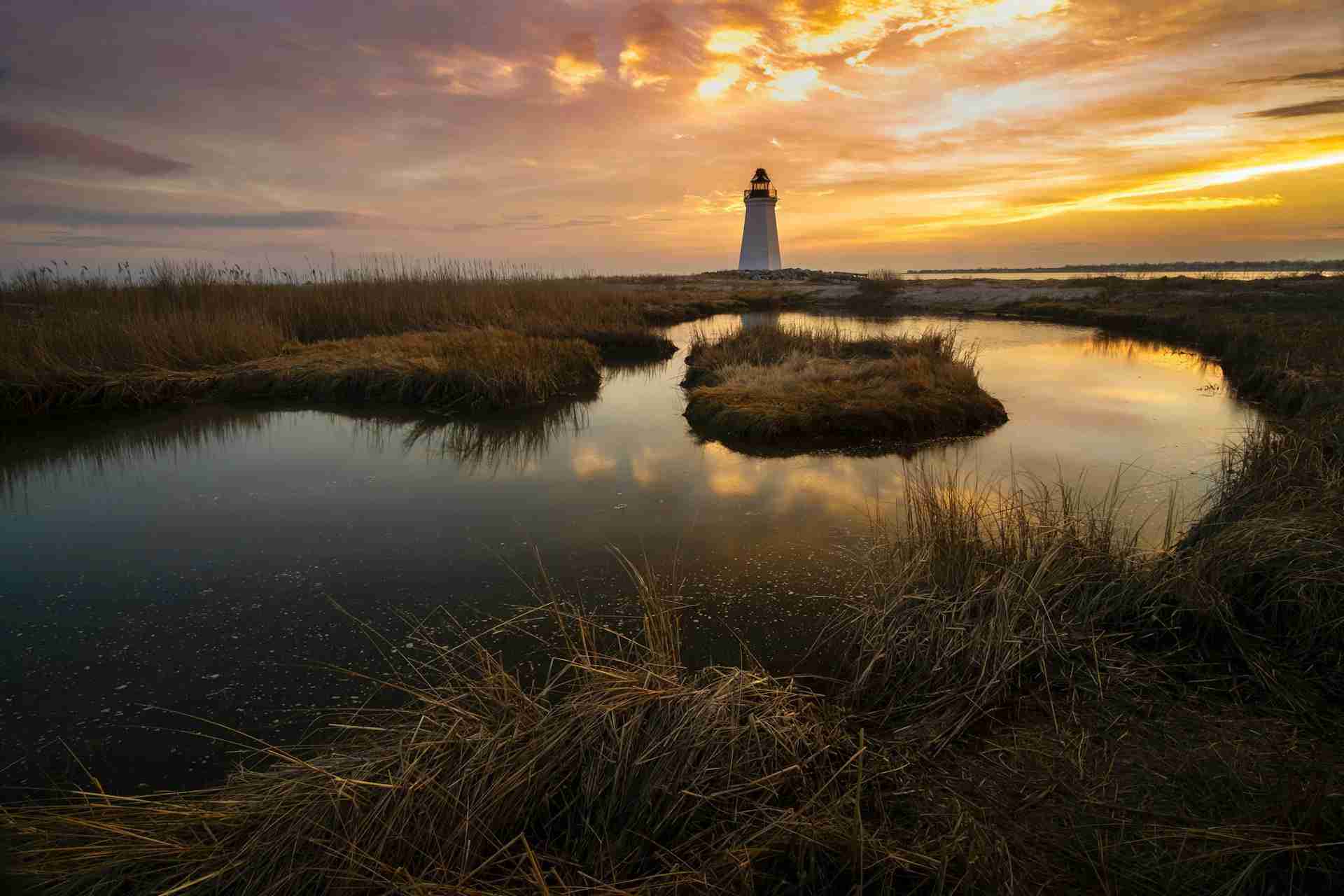 Fayerweather Island Light by julio angel berroa