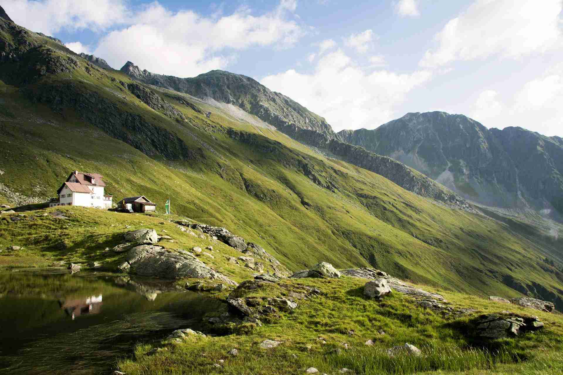 Neue Regensburger Hütte by Christian Fellenstein