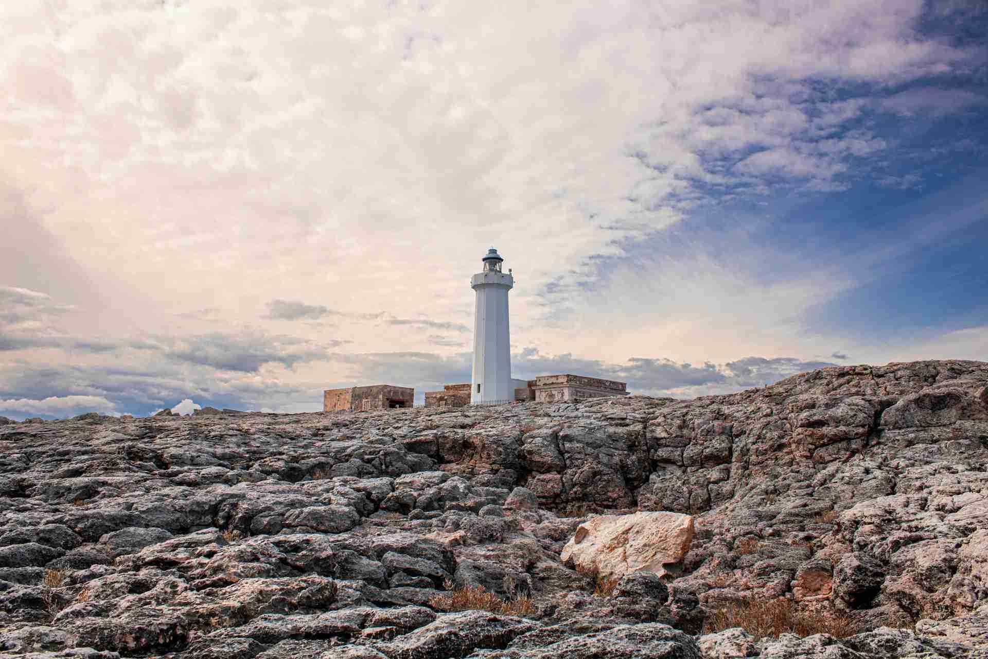 Faro di Capo Murro di Porco by Davide Cultrera