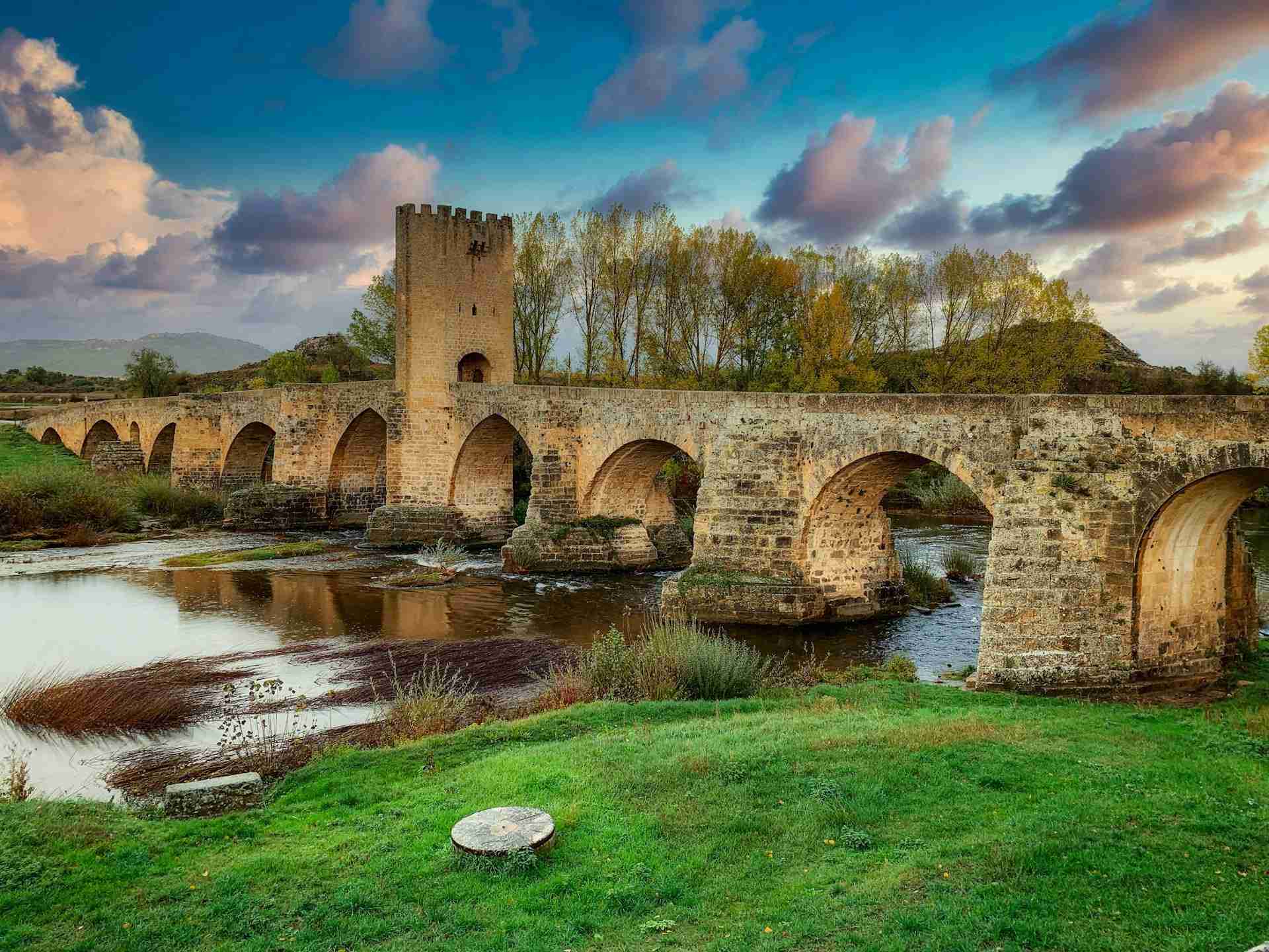 Puente Medieval de Frías by Gustavo A. Pérez
