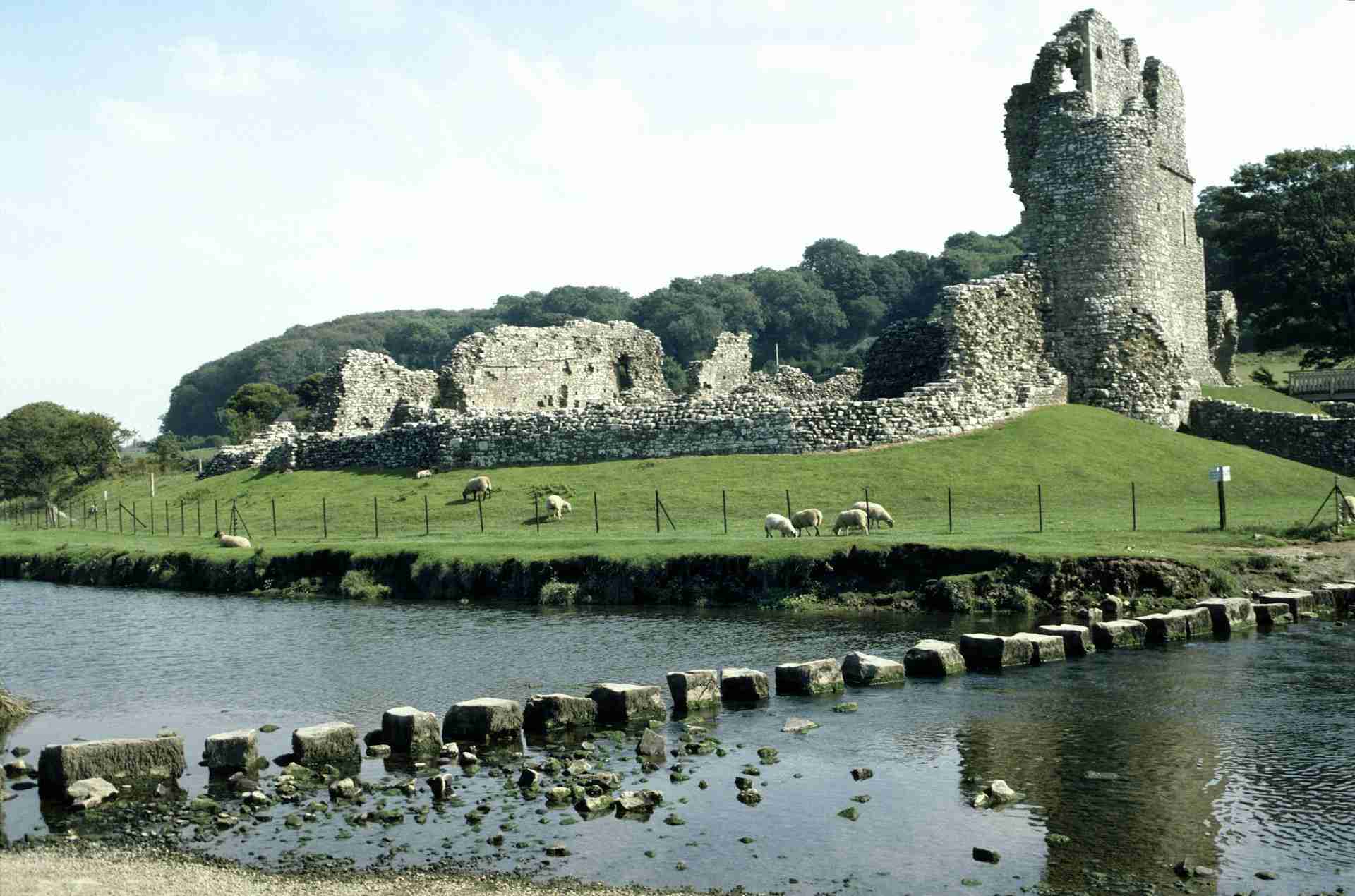 Ogmore Castle by Michael Hamments