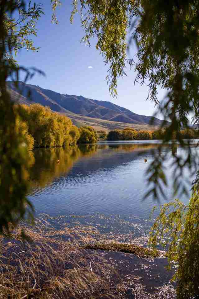 Lake Aviemore by Mark de Jong