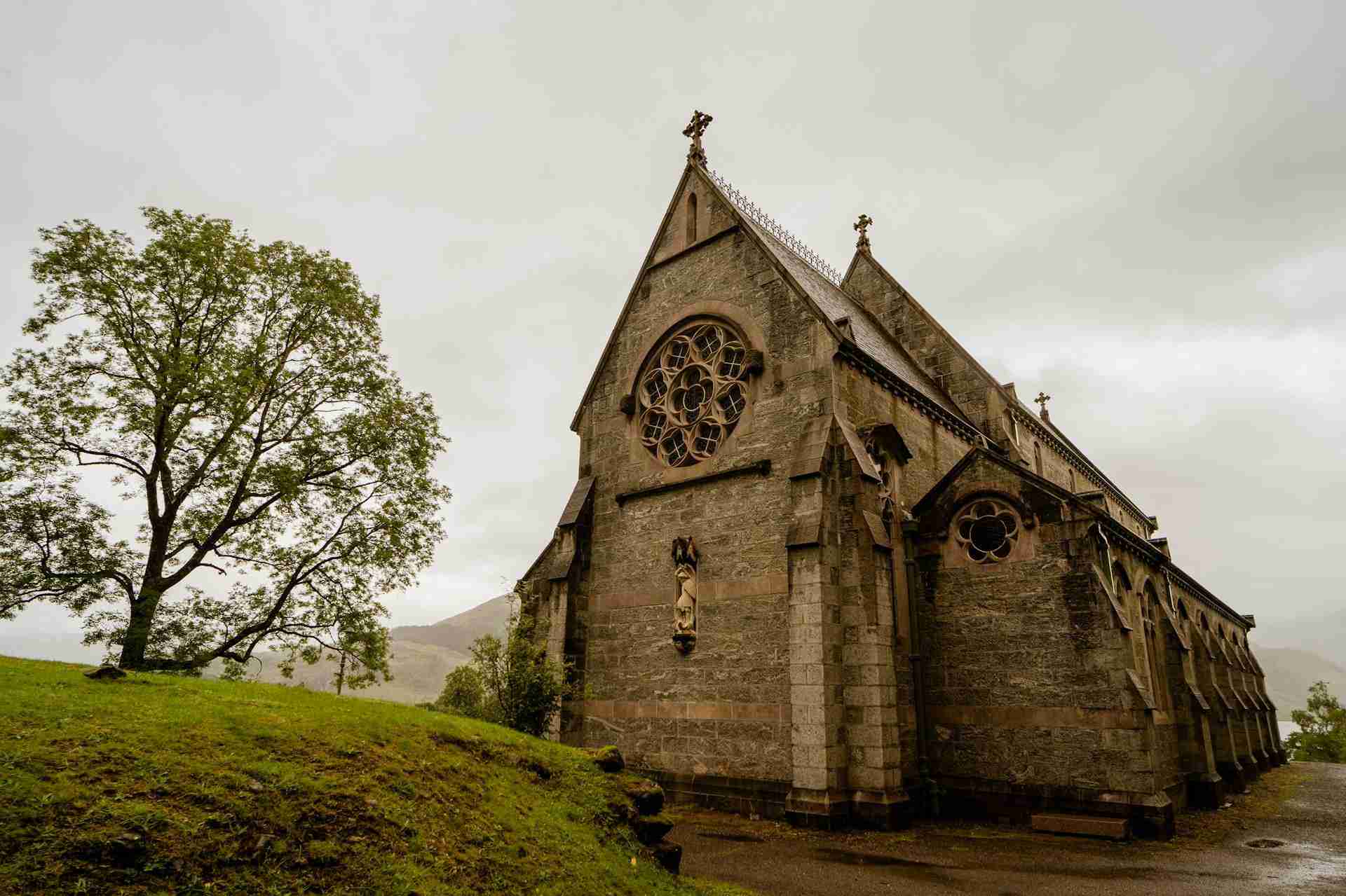 Saint Mary & Saint Finnan Church by neostalgic