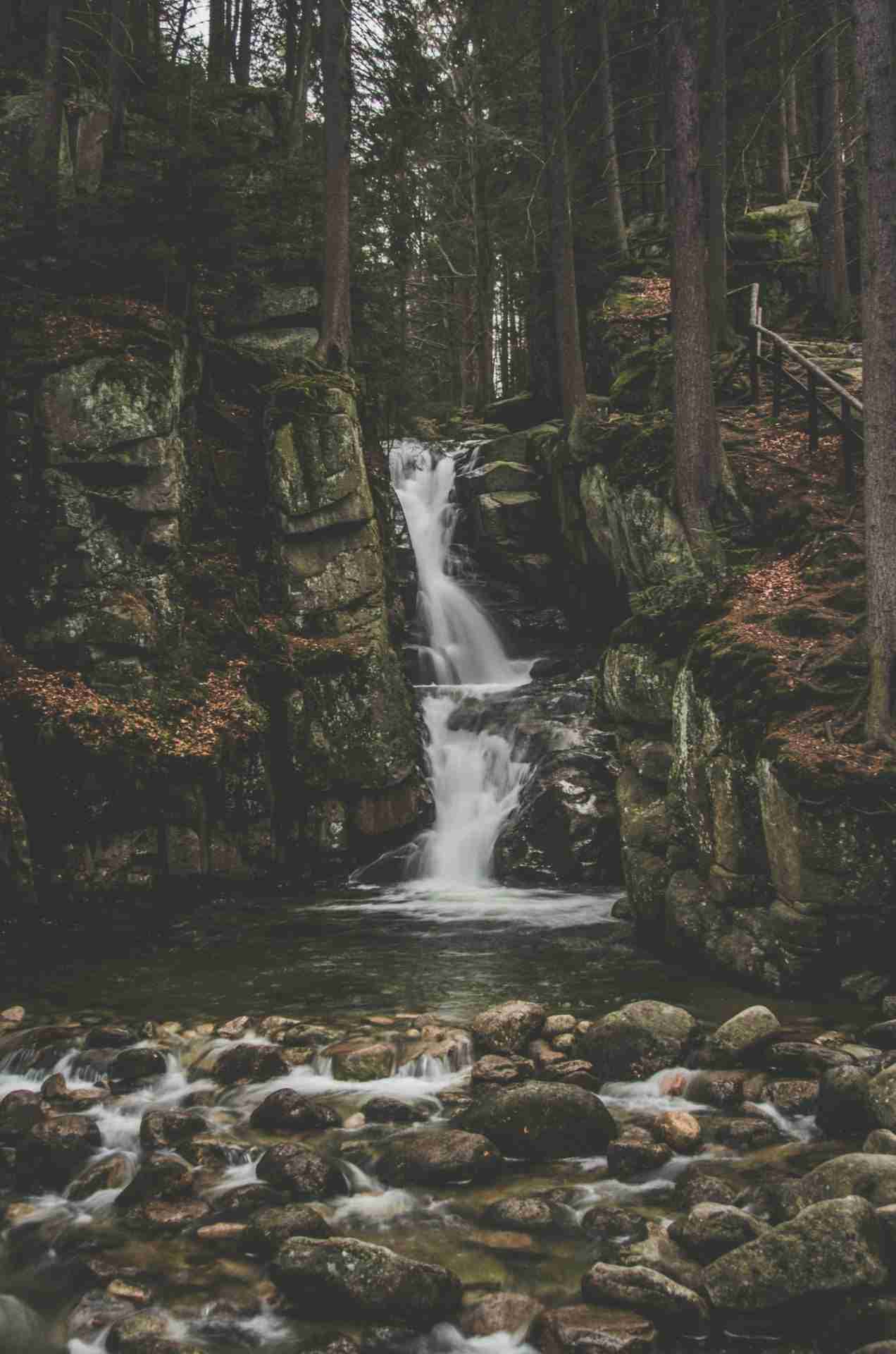 Podgórna Waterfall (Wodospad Podgórnej) by Arturrro