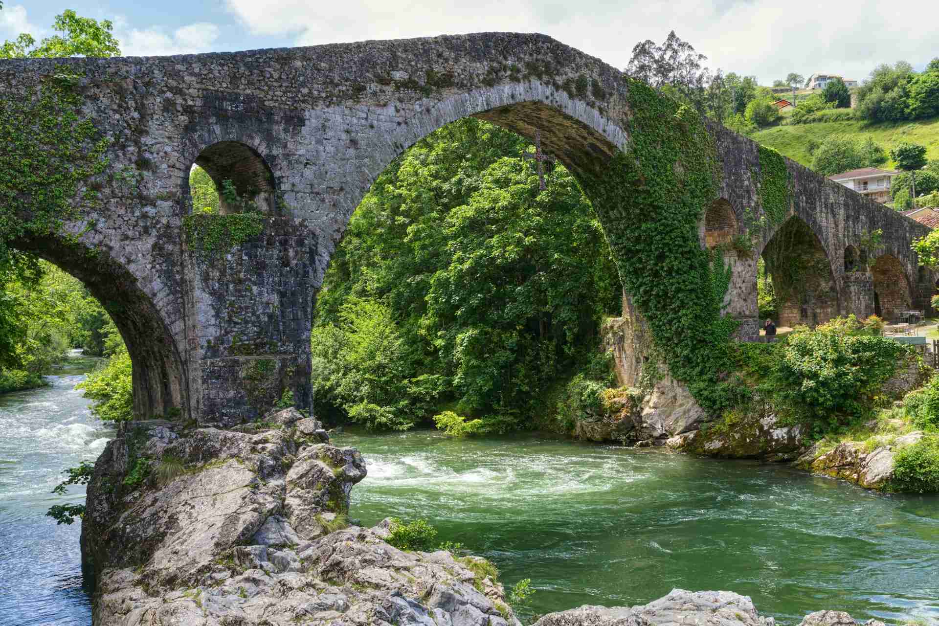 Puente Medieval de Cangas de Onís by Pix Tresa