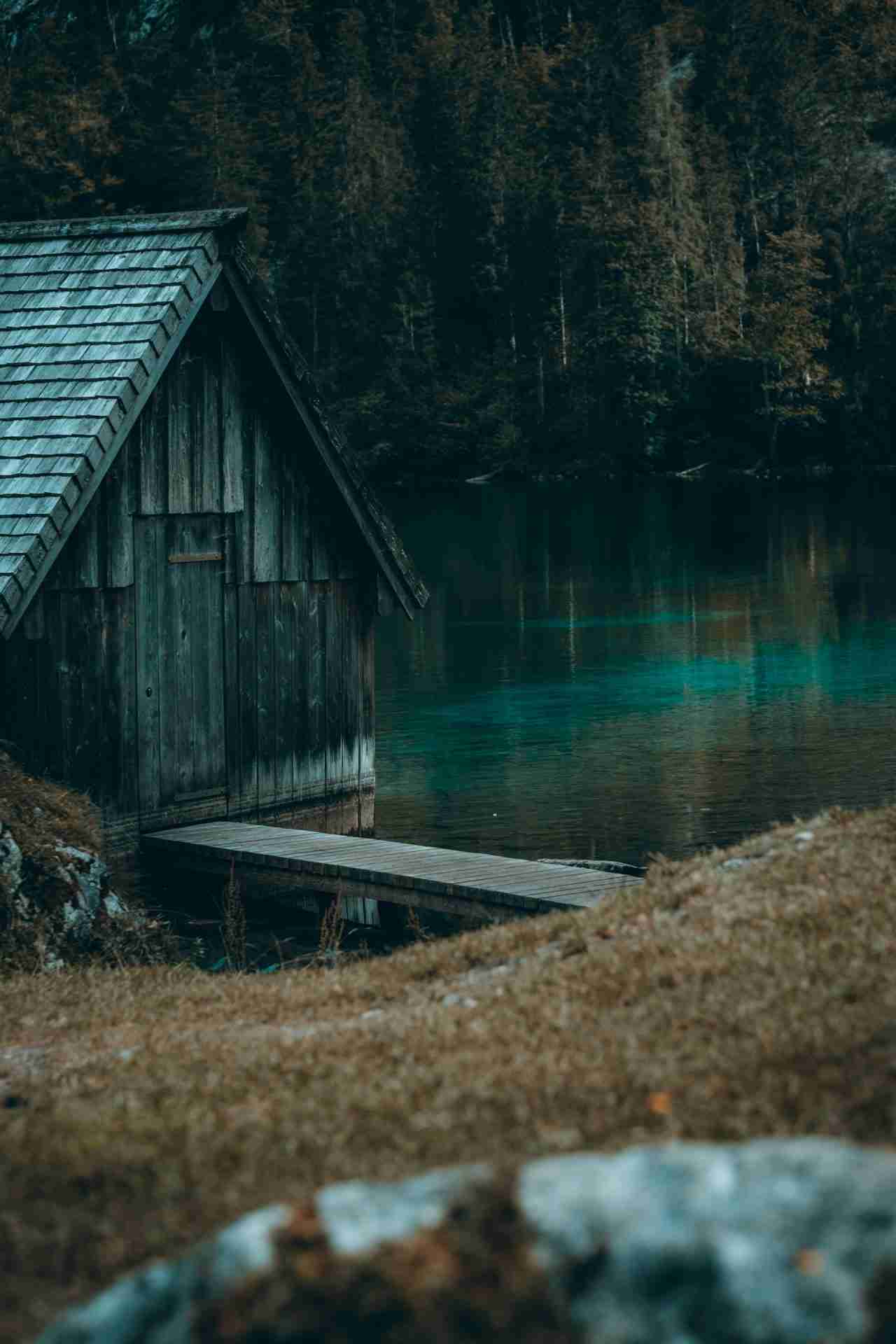 Fischerhütte am Obersee (Westufer) by Georgi Kalaydzhiev