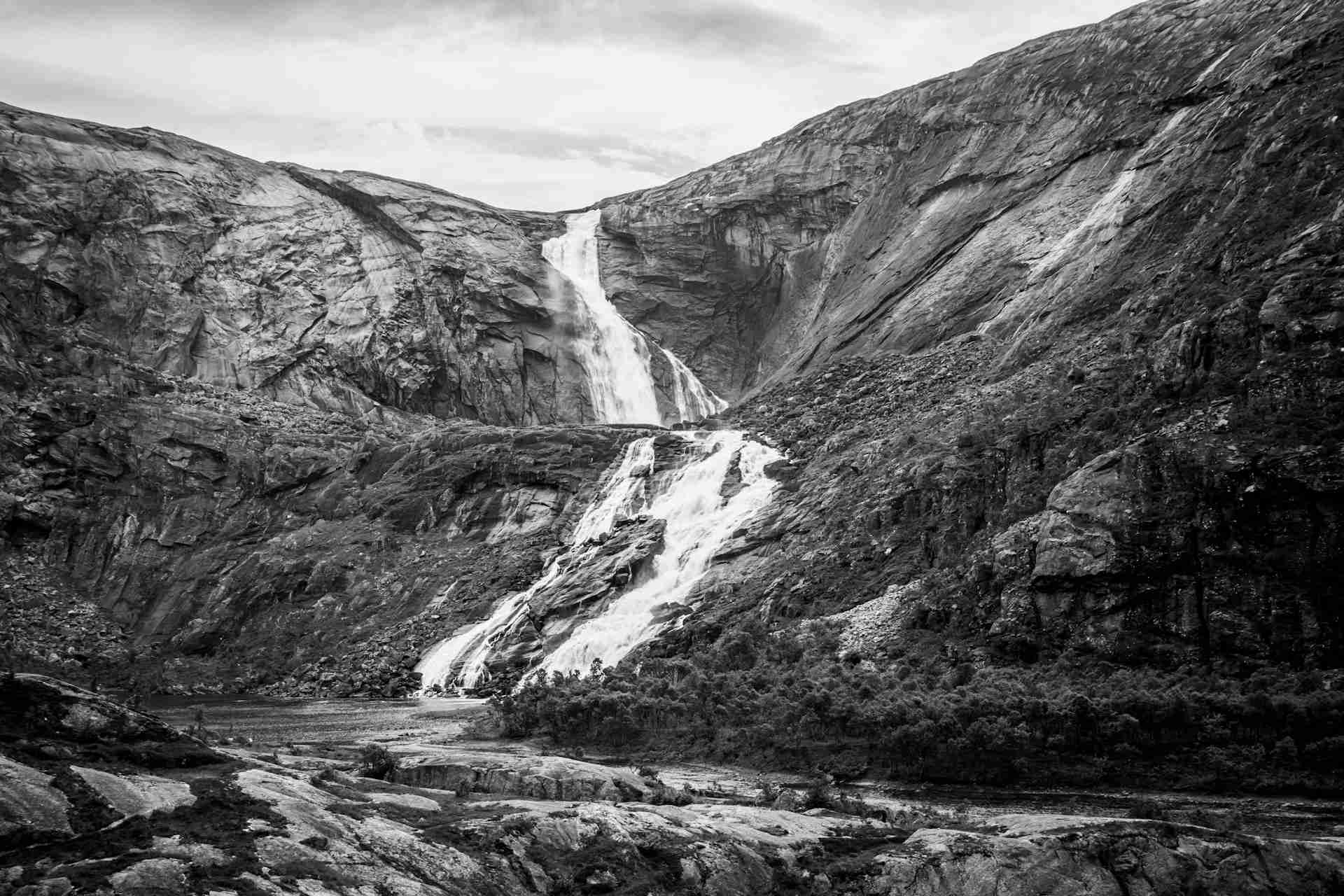 Nykkjesøyfossen by Frantisek Duris