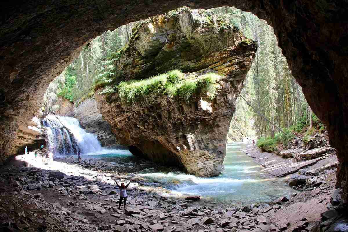 Johnston Canyon Cave - PIXEO Photography Guide