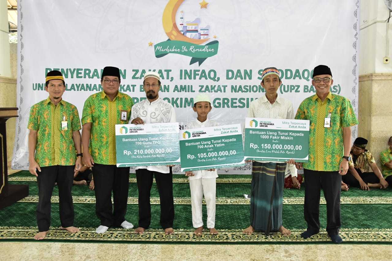 Upz Baznas Petrokimia Gresik Serahkan Bantuan Pt Petrokimia Gresik