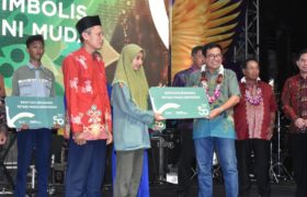 Petrokimia Gresik Launches Young Farmer Scholarship Program for  Vocational School Students in East Java