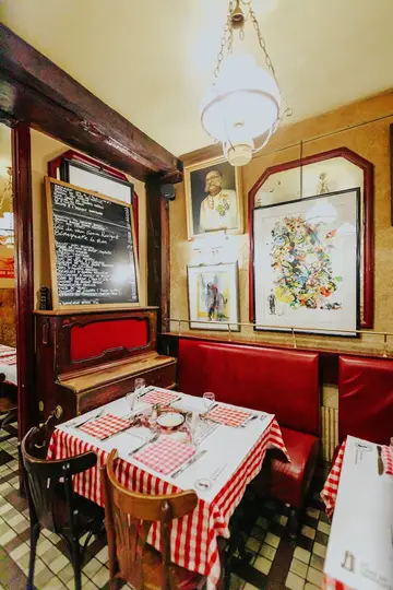 La Tour Montlhéry - Chez Denise