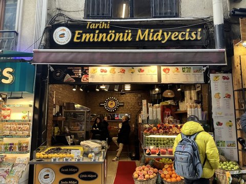 tarihi eminönü midyecisi