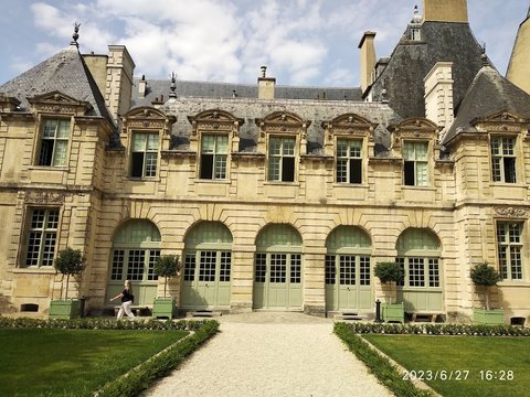 Hôtel de Sully