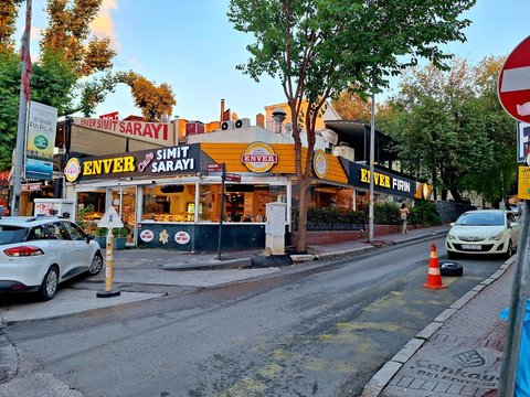 Enver Bagels Café